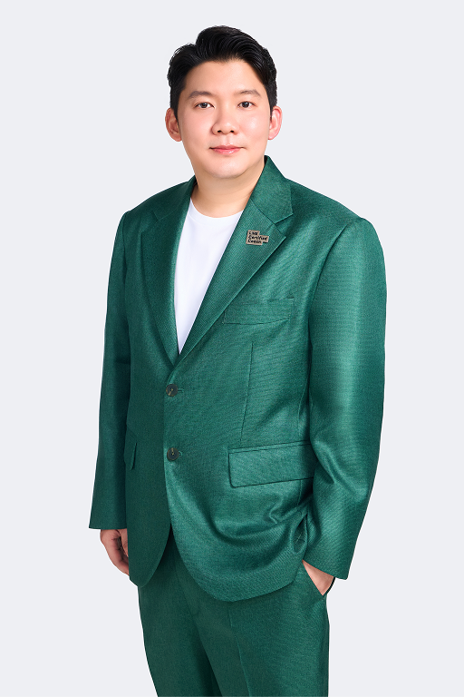 นิพนธ์ แสงธีระพานิชย์ (พน)